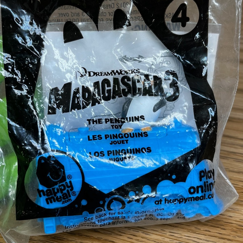 McDonalds Unisex Madagascar 3 The Penguins Toy Plastic OS Movie Promo 2012 NIP